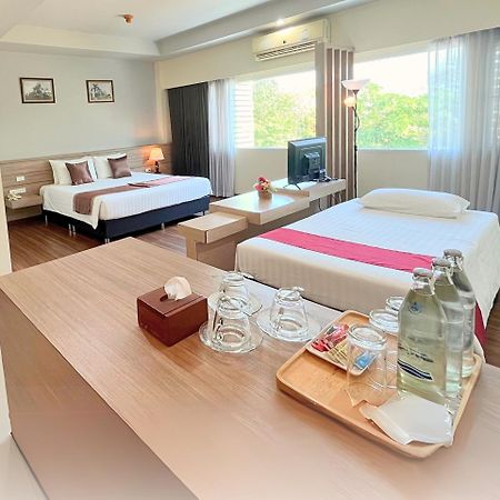 Akelada Hotel Nang Rong Ngoại thất bức ảnh