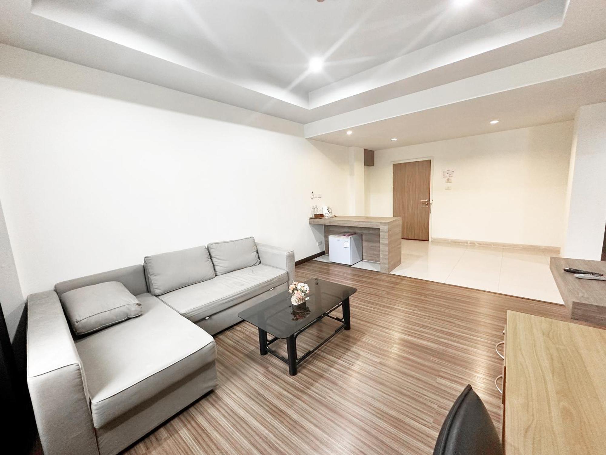 Akelada Hotel Nang Rong Ngoại thất bức ảnh