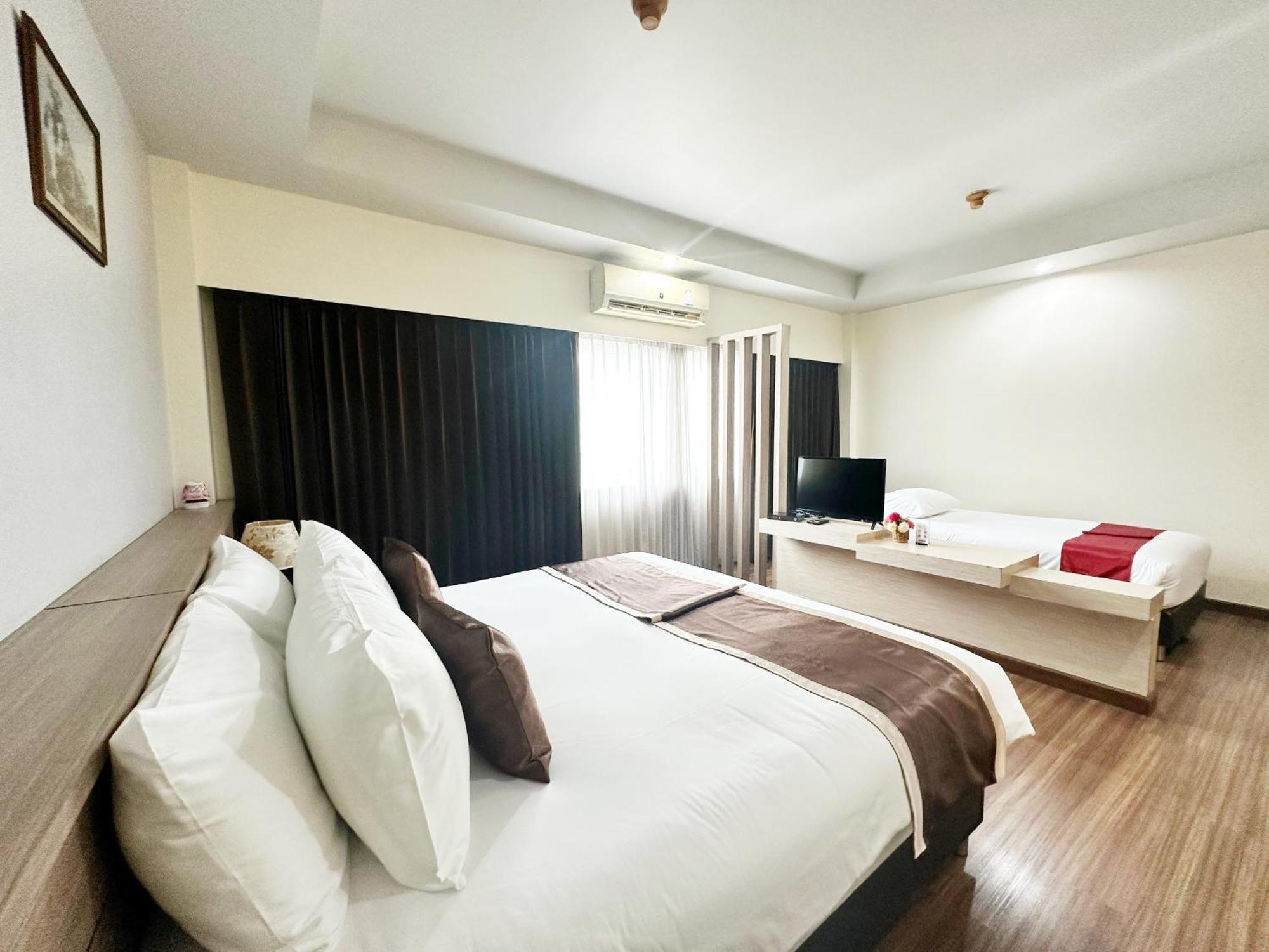 Akelada Hotel Nang Rong Ngoại thất bức ảnh